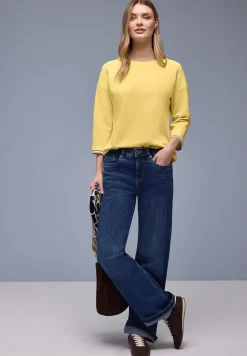 Shirt met zijdeachtige look en details