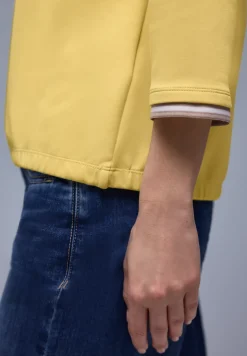Shirt met zijdeachtige look en details
