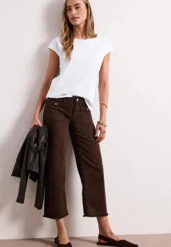 Shirt met boothals en decoratief detail