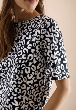 Shirt met boothals en leoprint
