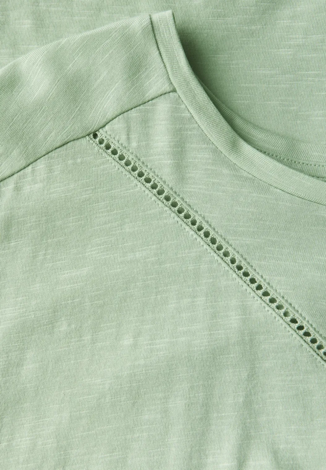 Shirt met decoratieve tape
