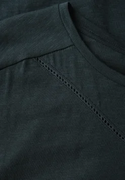 Shirt met decoratieve tape
