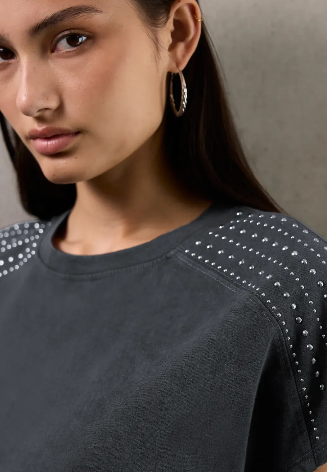 Shirt met edelstenen