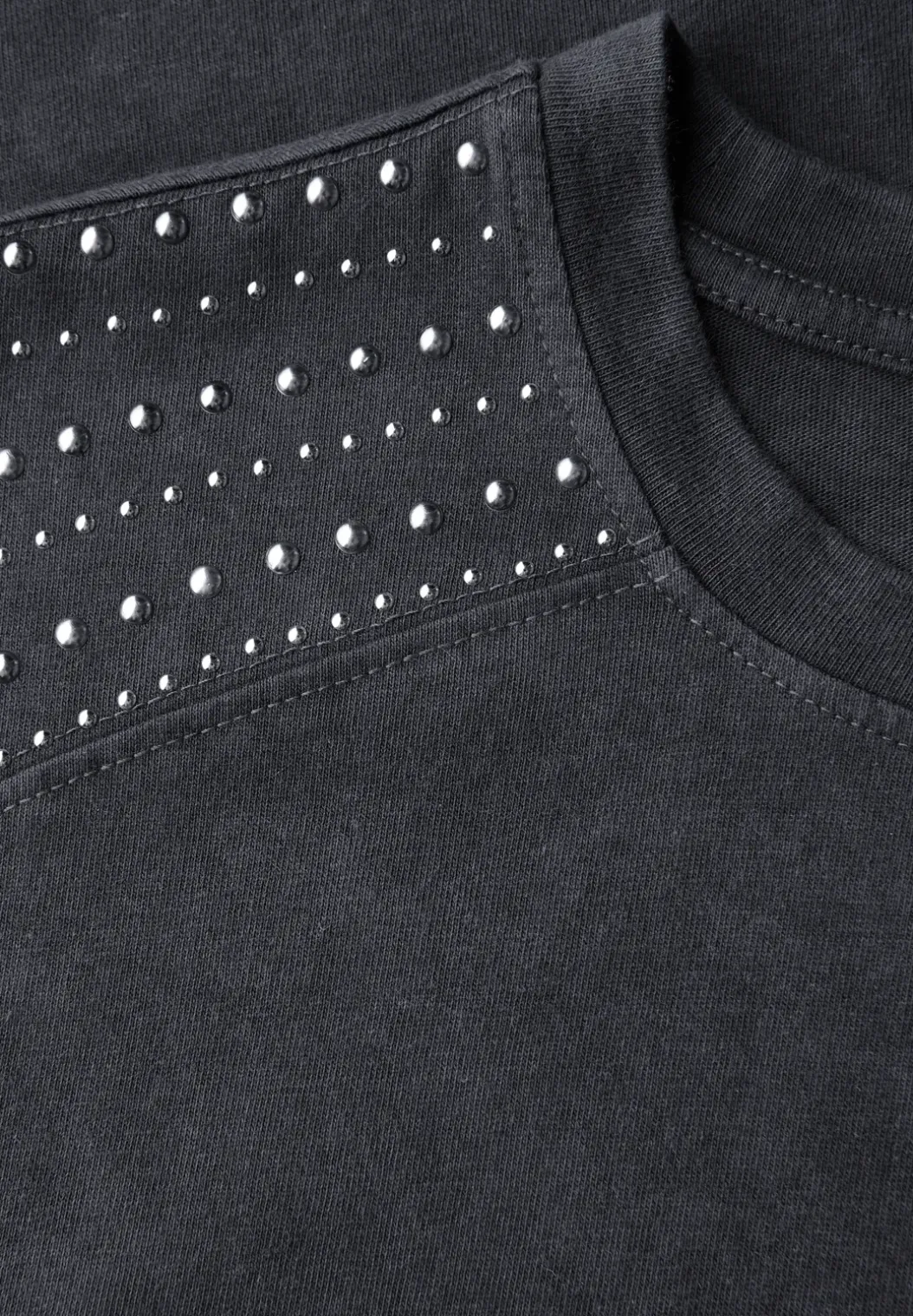 Shirt met edelstenen
