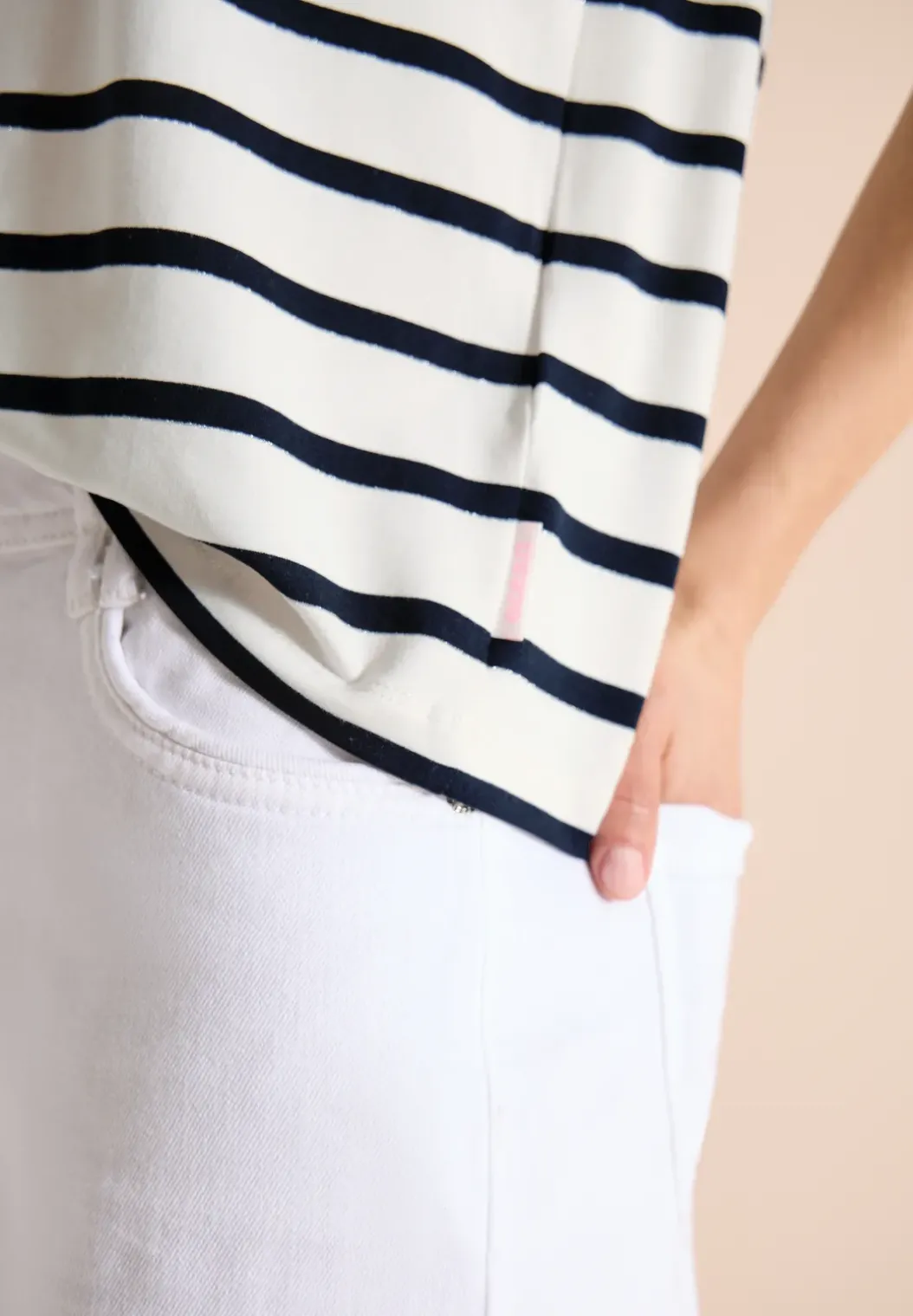 Shirt met korte mouwen, ronde hals en strepen