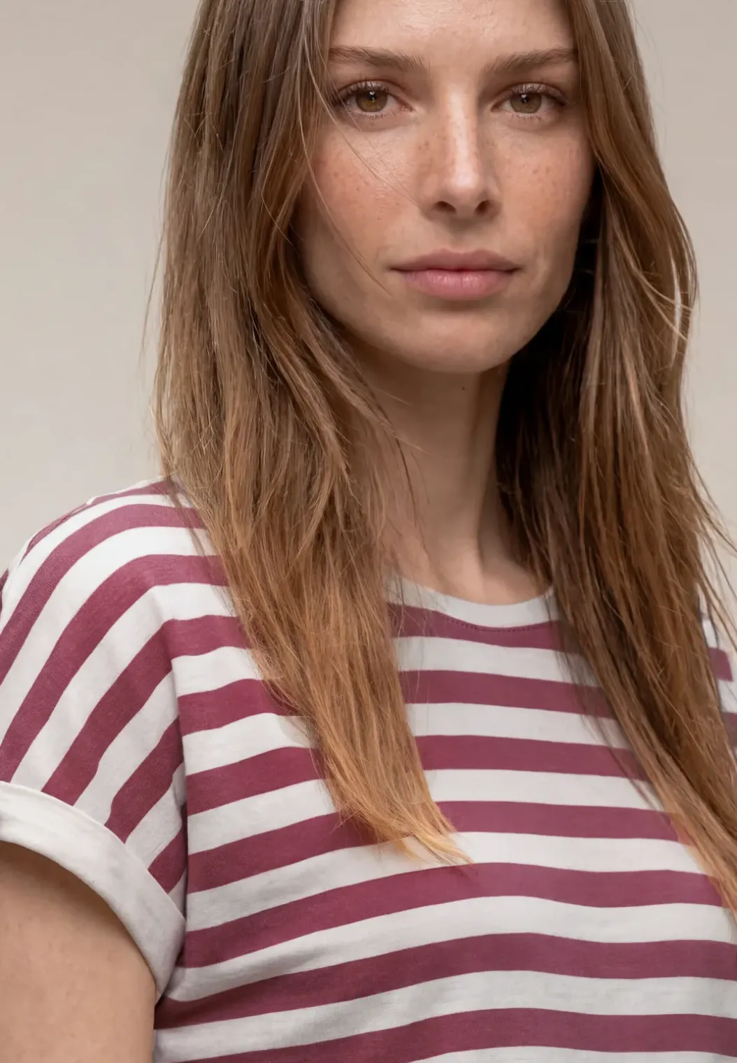Shirt met losse schouders en strepen