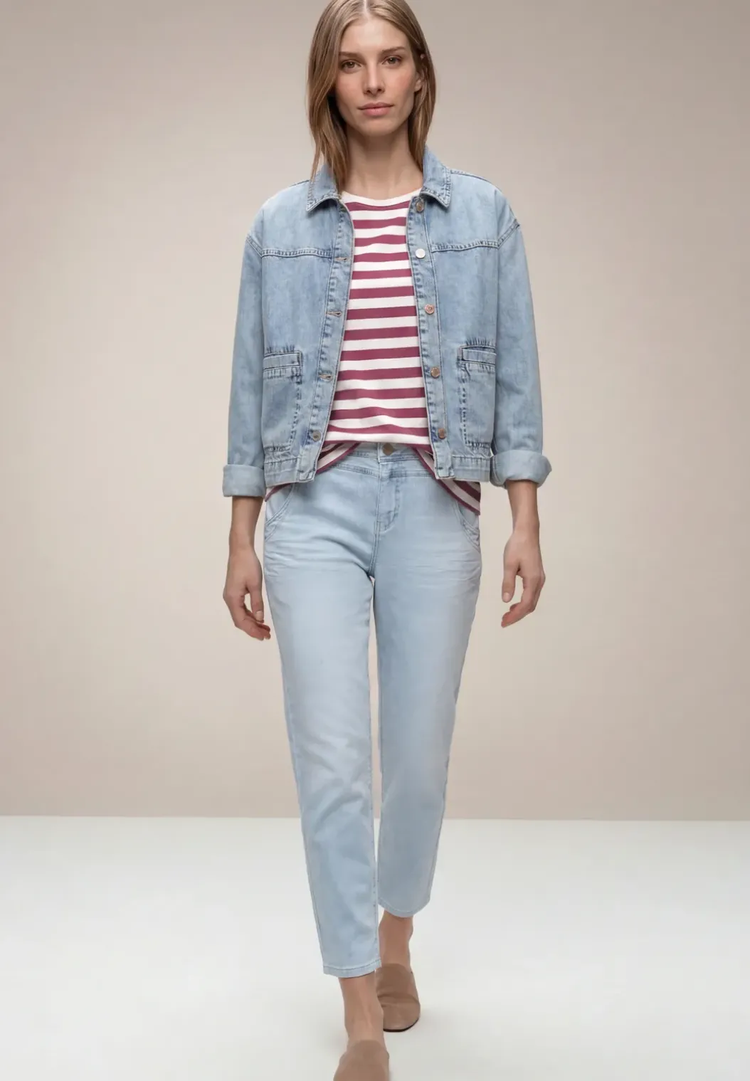 Shirt met losse schouders en strepen