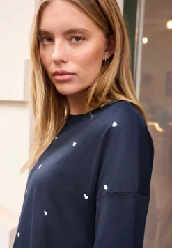 Shirt met ronde hals en hartjesprint