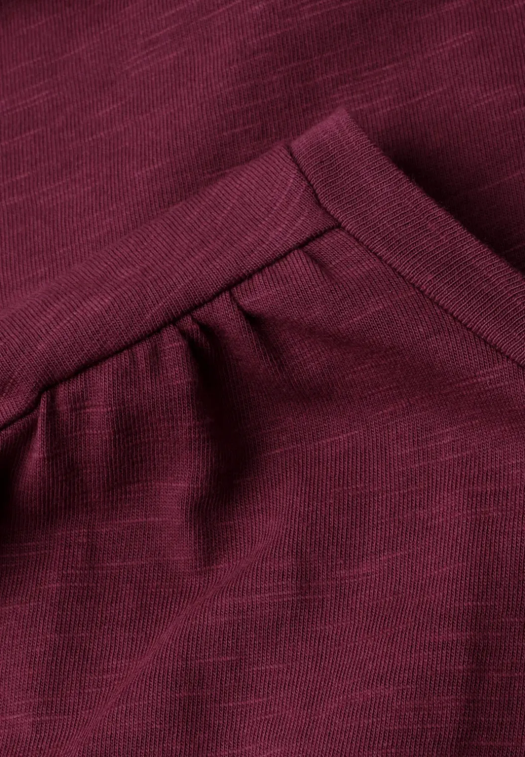 Shirt met ronde hals en rimpels