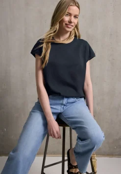 Shirt met schouderdetail