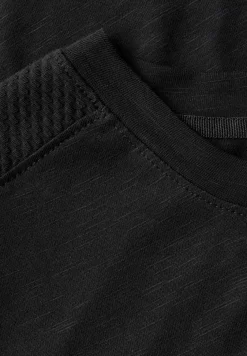 Shirt met schouderdetail