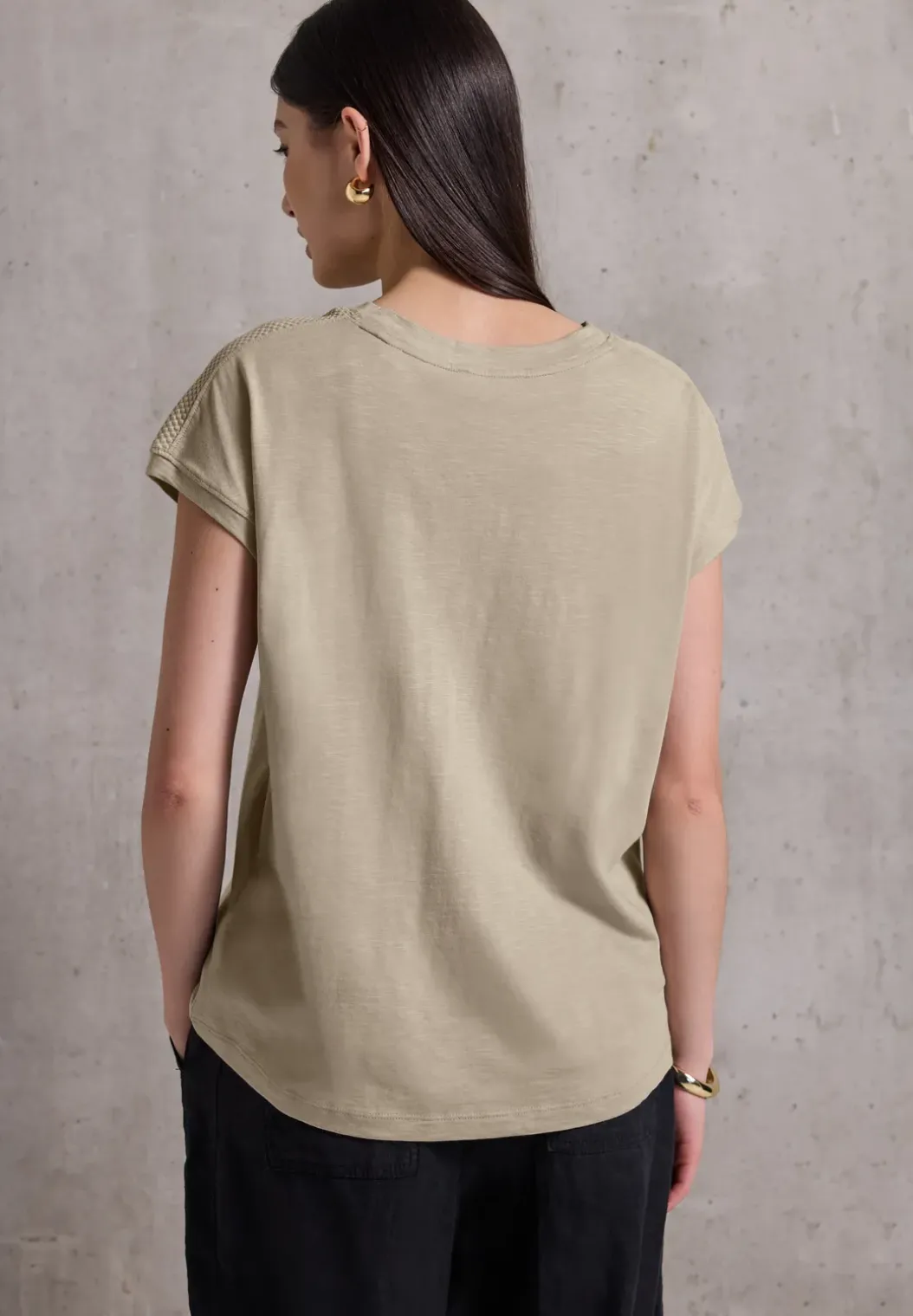 Shirt met schouderdetail