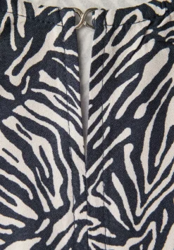 Shirt met uitsnede