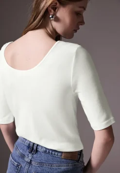 Shirt met uitsnede op de rug