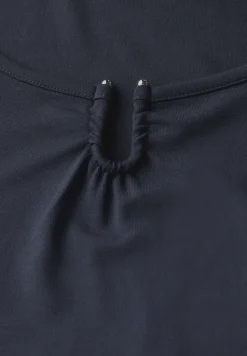 Shirt met uitsnijding