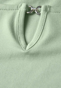 Shirt met uitsnijding