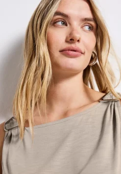 Silk-Look top