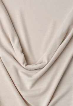 Silk-Look top met watervalhalslijn