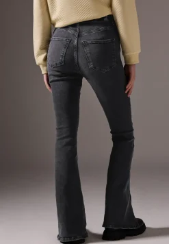 Skinny flared jeans
