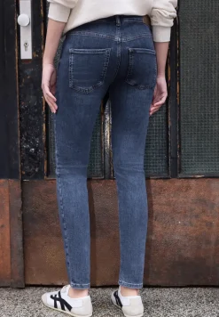 Skinny Legs