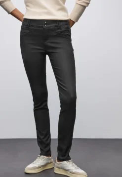 Slim Fit gecoate broek