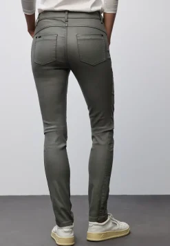 Slim Fit gecoate broek