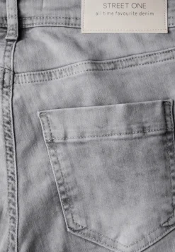 Slim Fit jeans