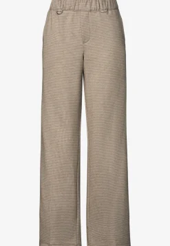 Straight Legs