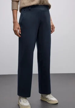 Straight Legs