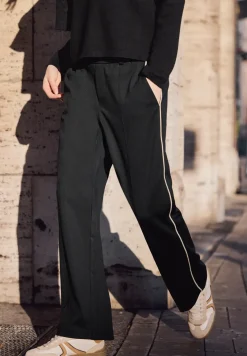 Straight Legs