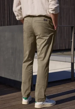 Straight Legs chino's in een lichtgewicht stof