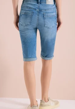 Straight Legs denim shorts in Slim Fit
