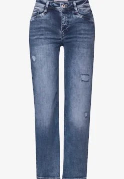 Straight Legs destroyed jeans