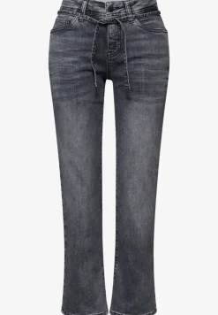 Straight Legs jeans