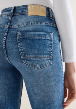 Straight Legs jeans