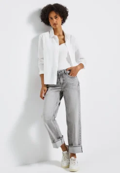 Straight Legs jeans