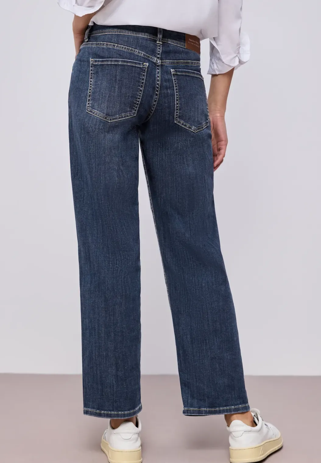 Straight Legs jeans