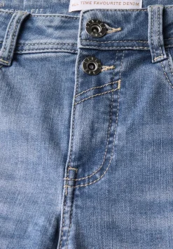 Straight Legs jeans