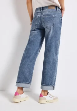 Straight Legs jeans