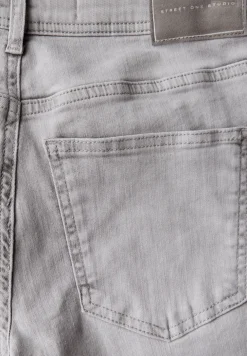 Straight Legs jeans