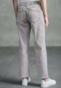 Straight Legs jeans