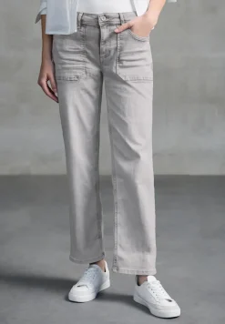 Straight Legs jeans