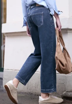 Straight Legs jeans