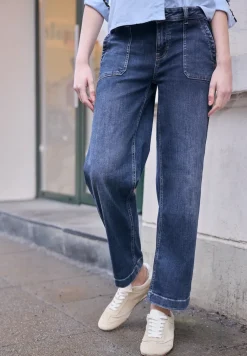 Straight Legs jeans