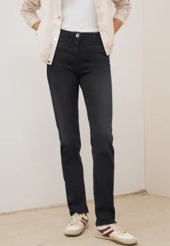 Straight Legs jeans