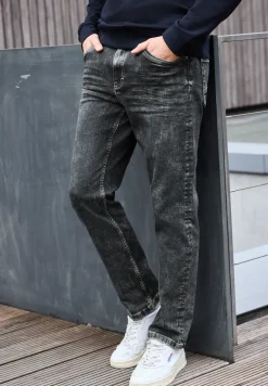 Straight Legs jeans