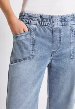 Straight Legs jeans