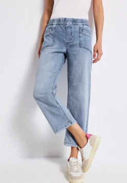Straight Legs jeans