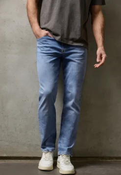 Straight Legs jeans