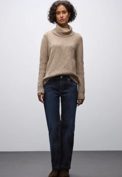 Straight Legs jeans